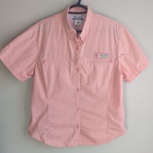 Columbia. Light Pink Casual Button Down Shirt. Size Large.